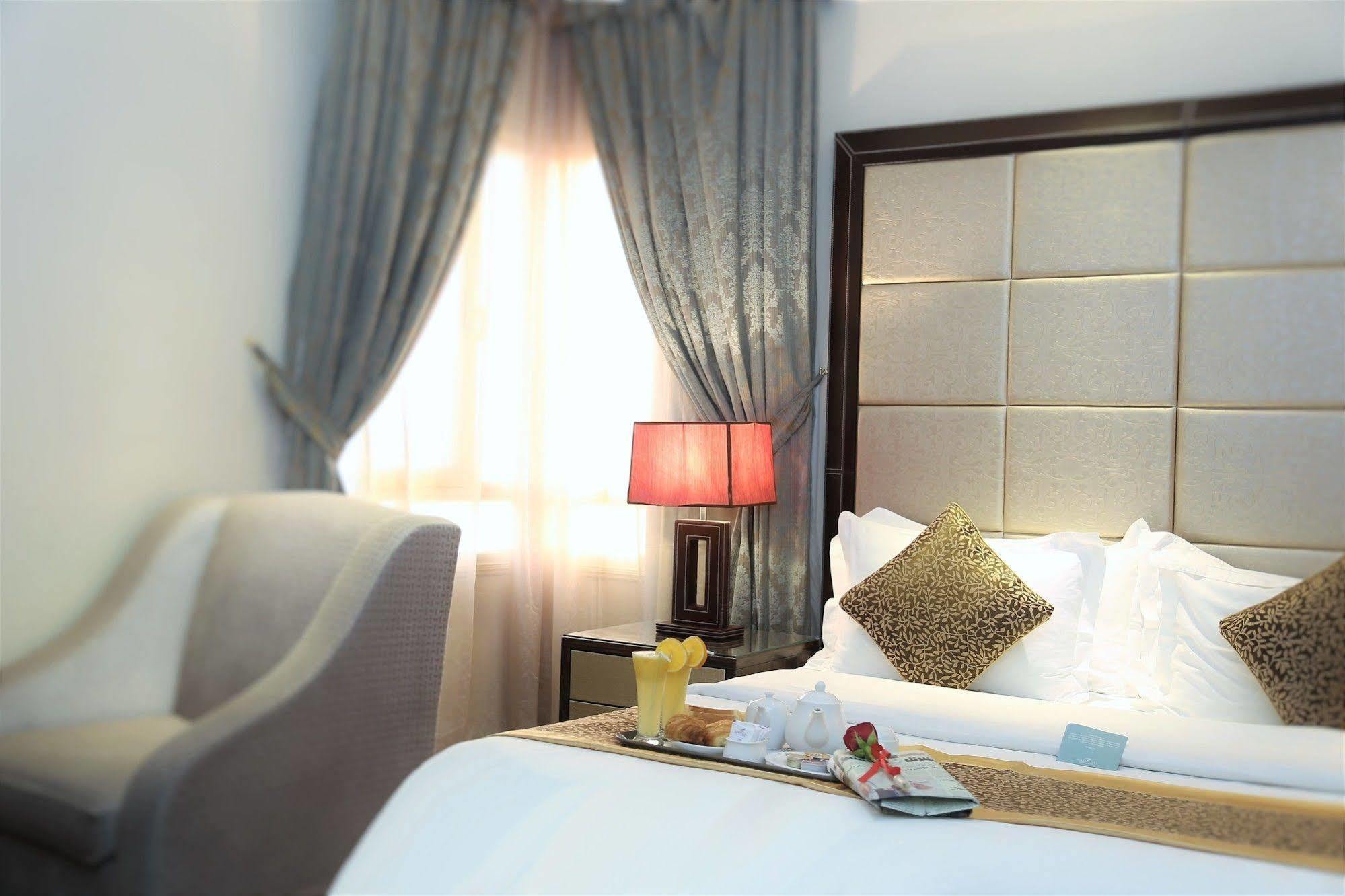 Boudl Kuwait Al Fahahil Aparthotel Kuwait City Exteriör bild