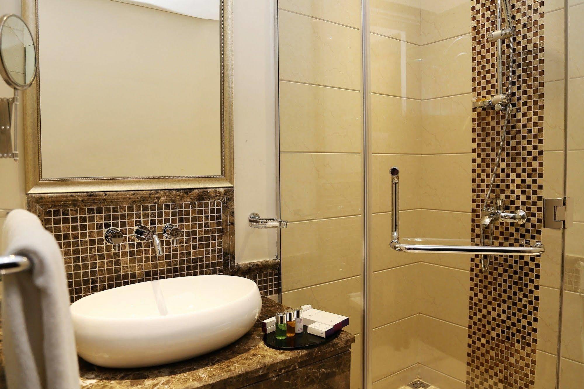 Boudl Kuwait Al Fahahil Aparthotel Kuwait City Exteriör bild